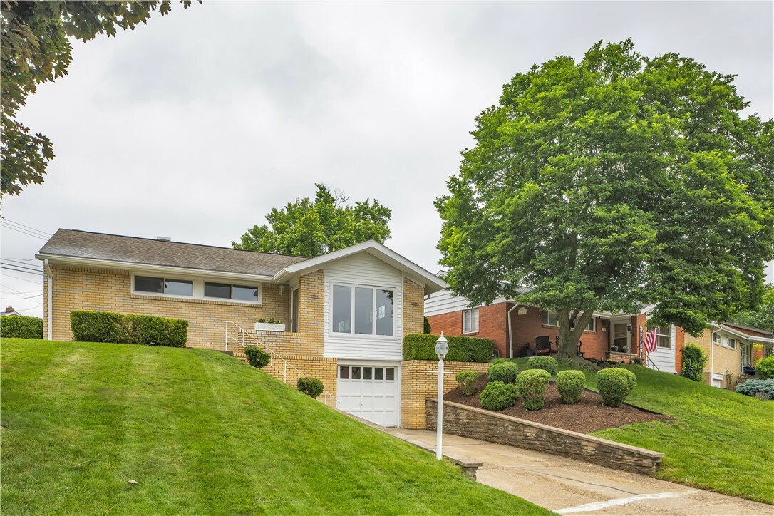 Property Photo: 354 Ryan Dr PA 15220