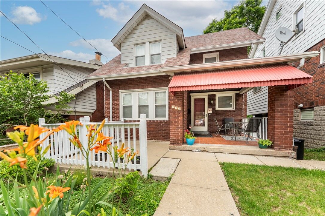 Property Photo:  749 Rossmore Ave  PA 15226 