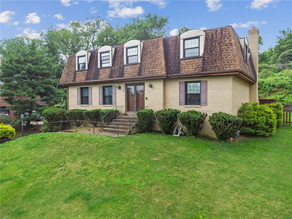 Property Photo:  571 Aljo Dr  PA 15241 
