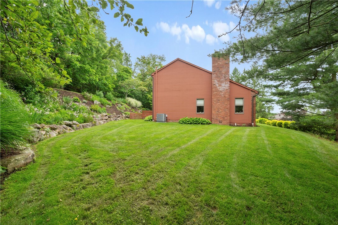 Property Photo: 2507 Sarah Ct PA 15668