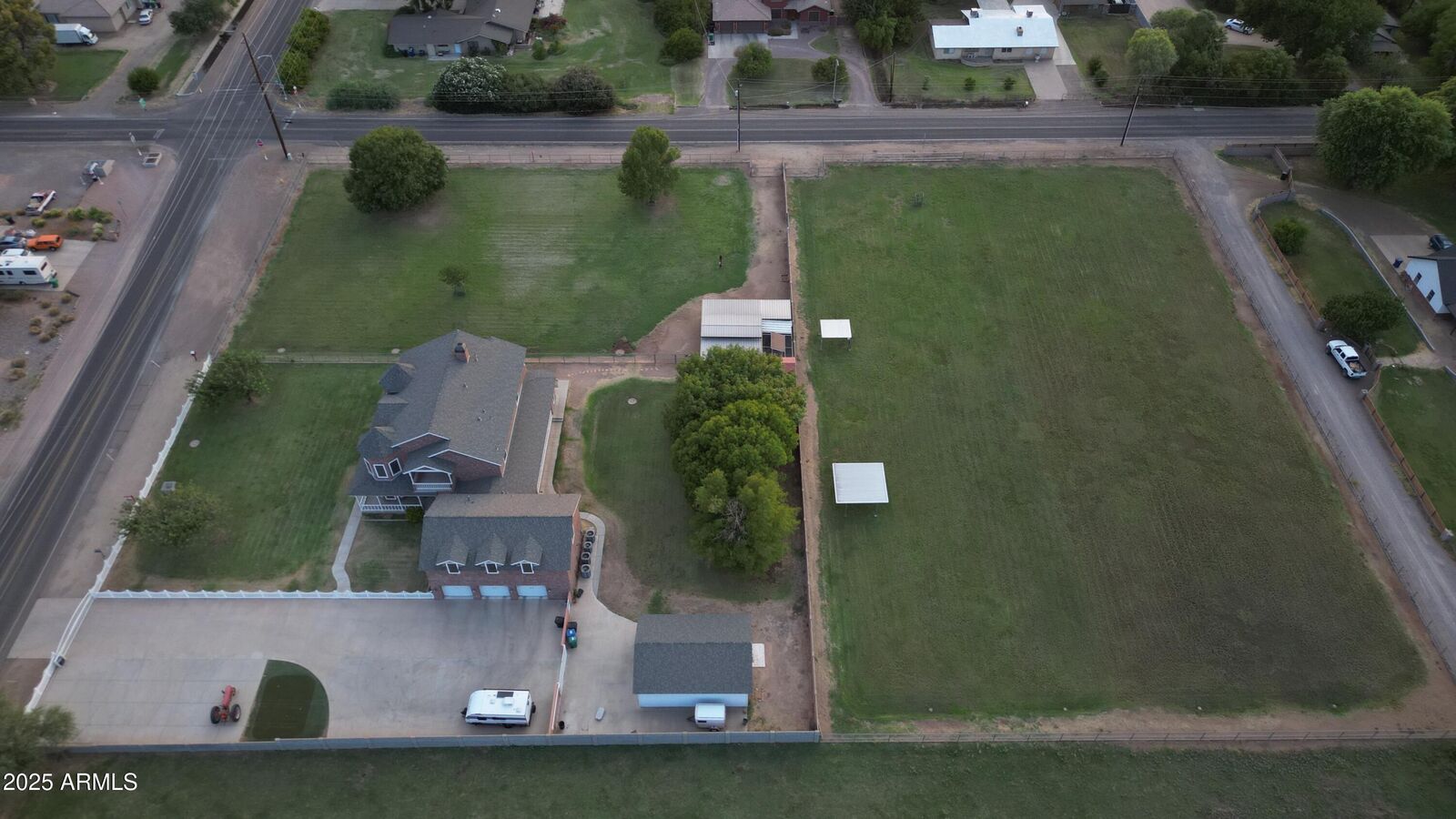 Property Photo: 424 E Lehi Road 2 AZ 85203