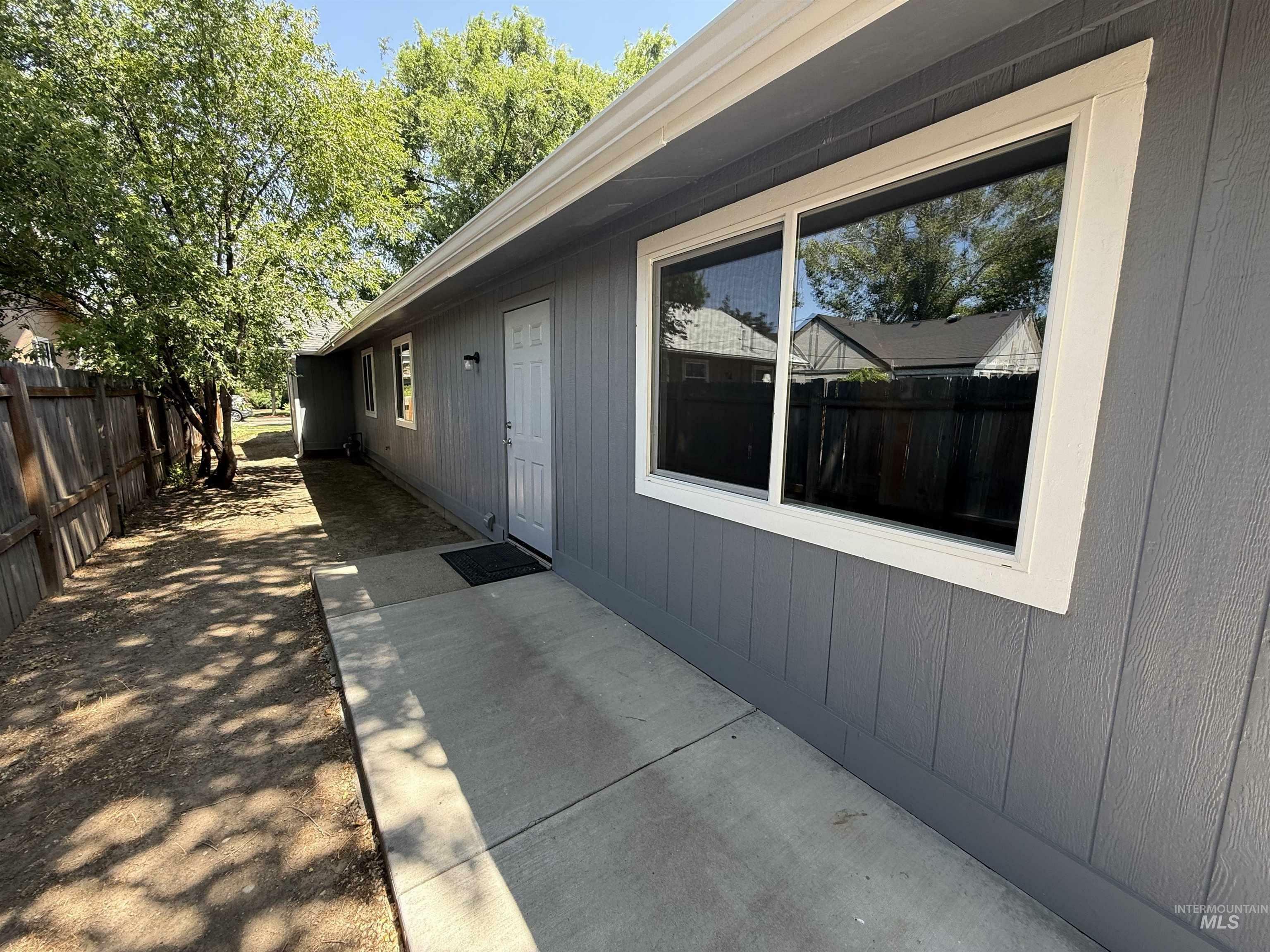 Property Photo:  2113 W Jefferson St  ID 83702 
