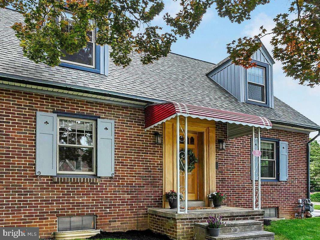 Property Photo: 29 S Rockburn Street PA 17402