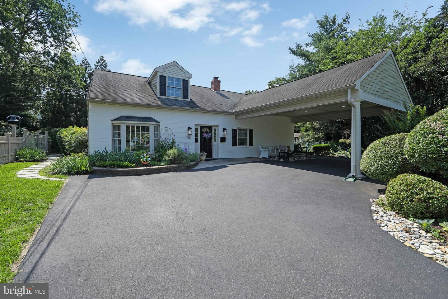 Property Photo: 102 E High Street NJ 08035