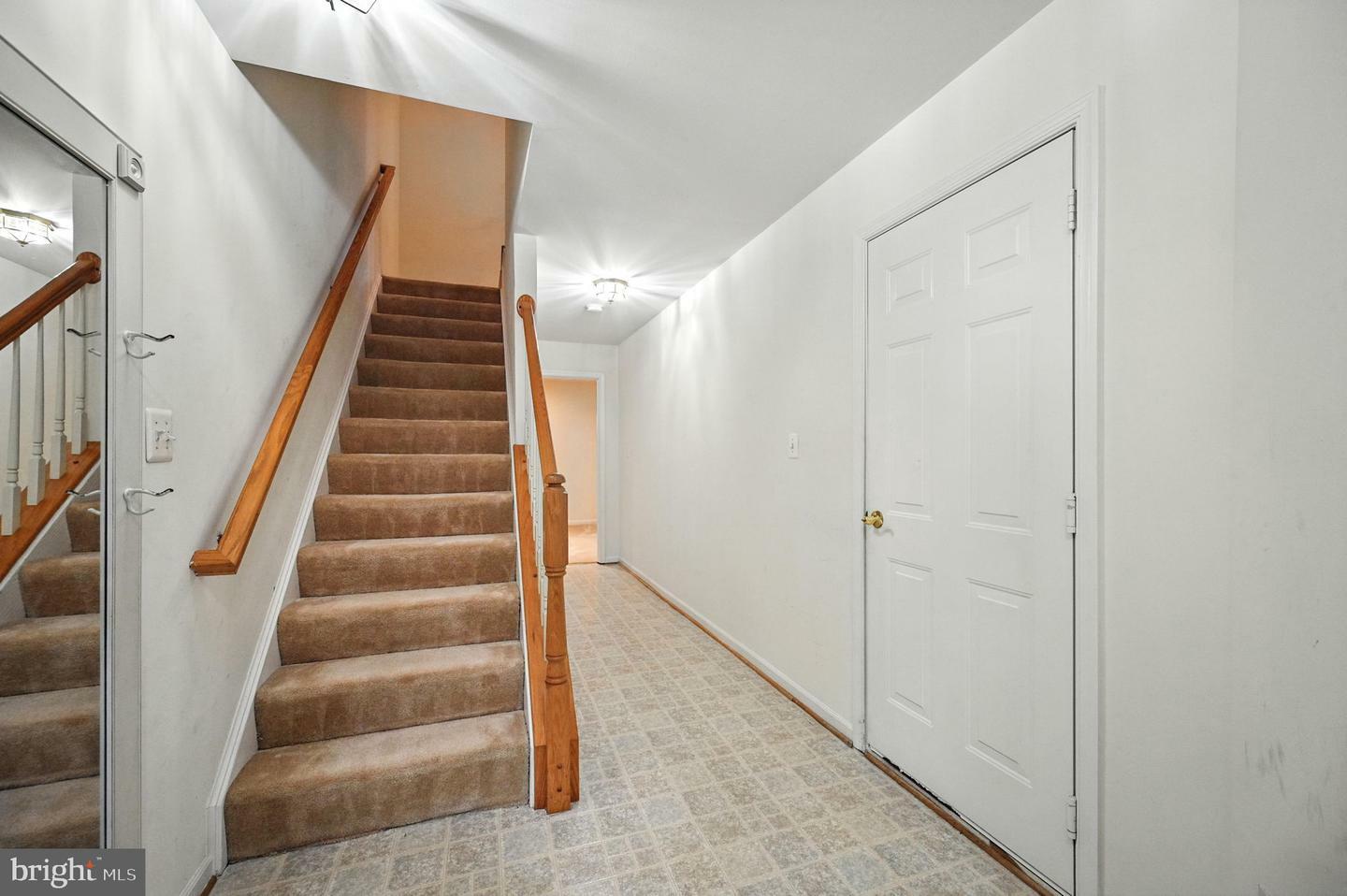 Property Photo: 6949 Banchory Court VA 22315