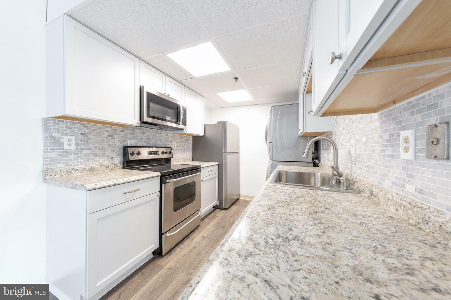 Property Photo: 5911 Edsall Road 912 VA 22304