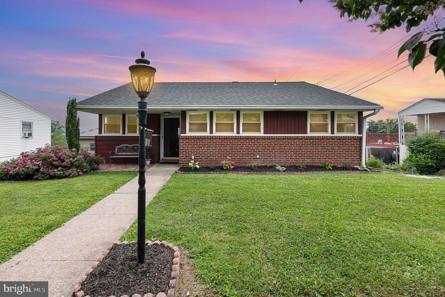 3011 Greenwood Street  Harrisburg PA 17111 photo
