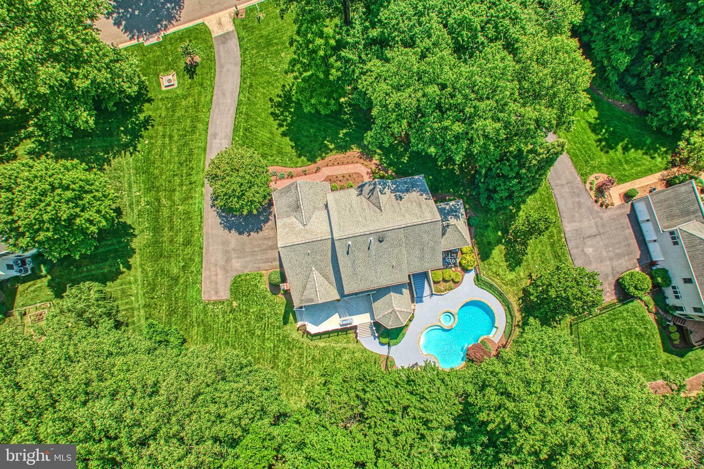 Property Photo: 1296 Newkirk Court VA 22182