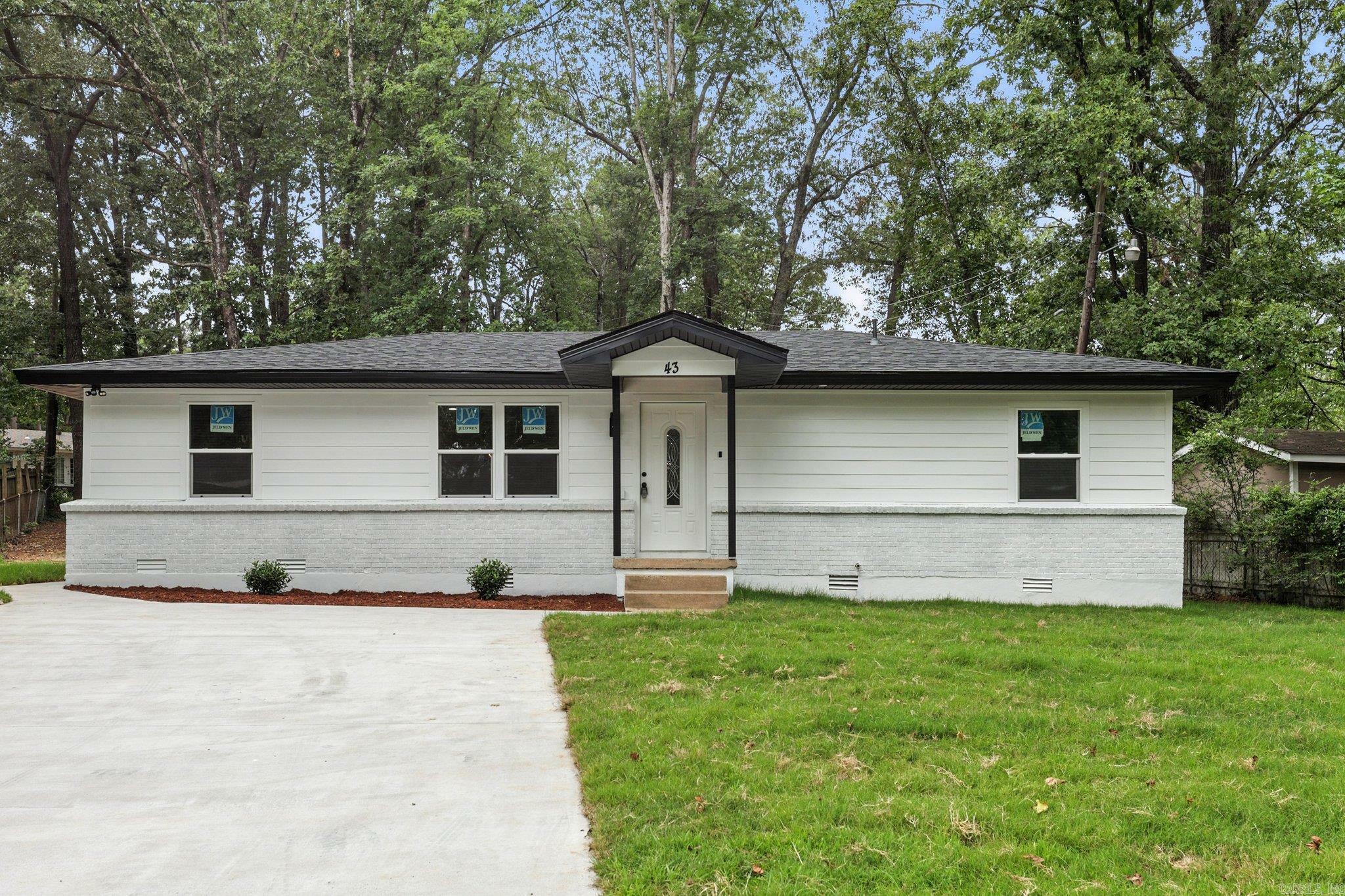 Property Photo:  43 S Wakefield Drive  AR 72209 