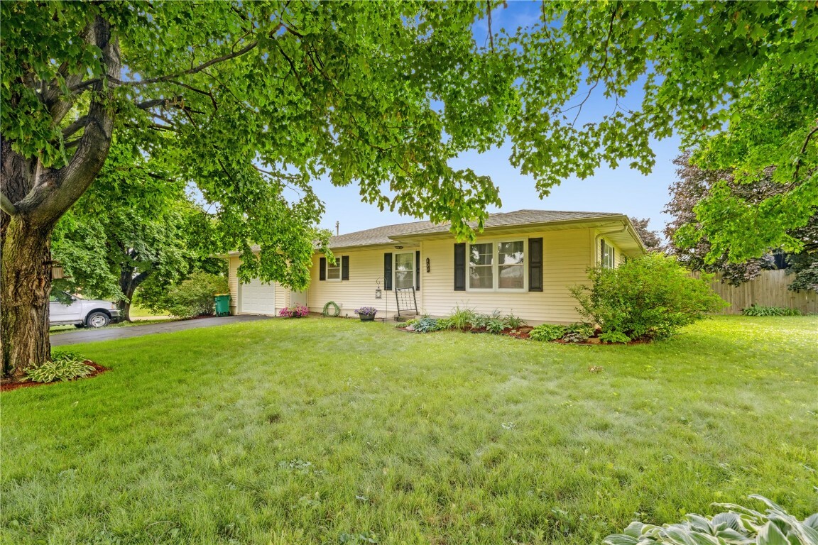 Property Photo: 409 2nd Street IA 52206