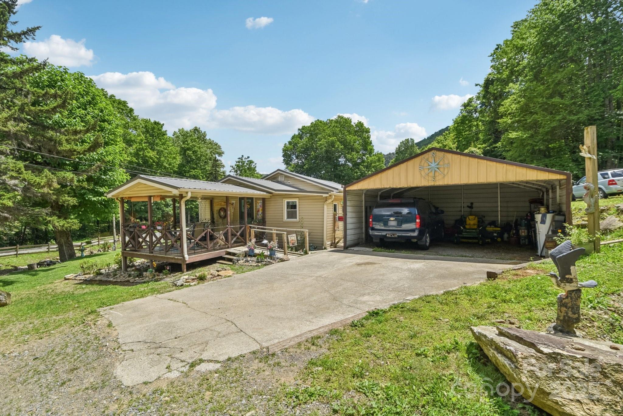 Property Photo: 19 Lockman Road NC 28751
