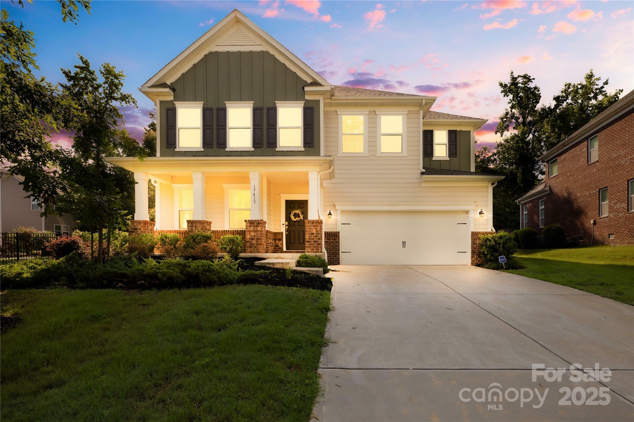 Property Photo: 17413 Caddy Court NC 28278