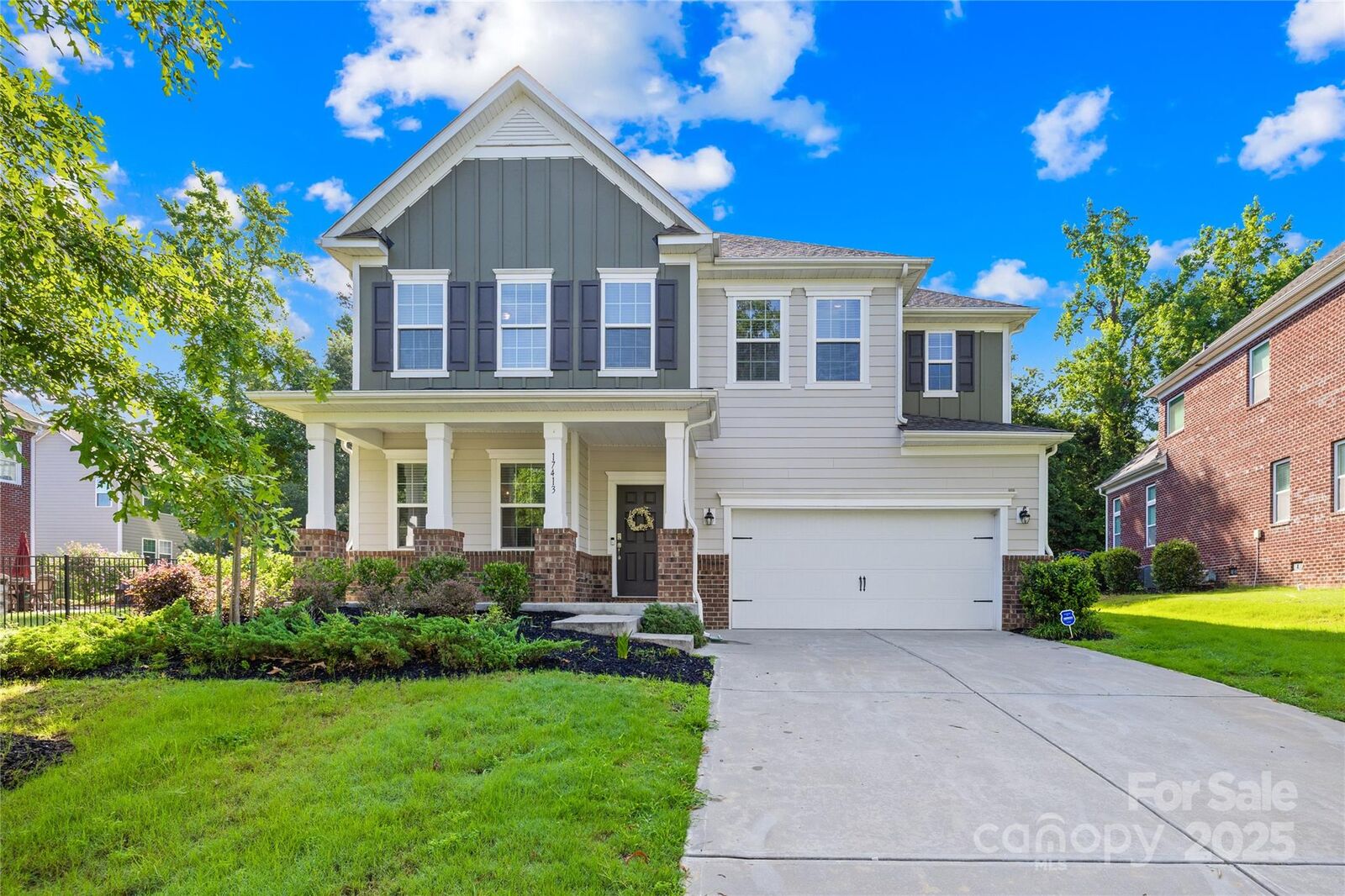 Property Photo: 17413 Caddy Court NC 28278