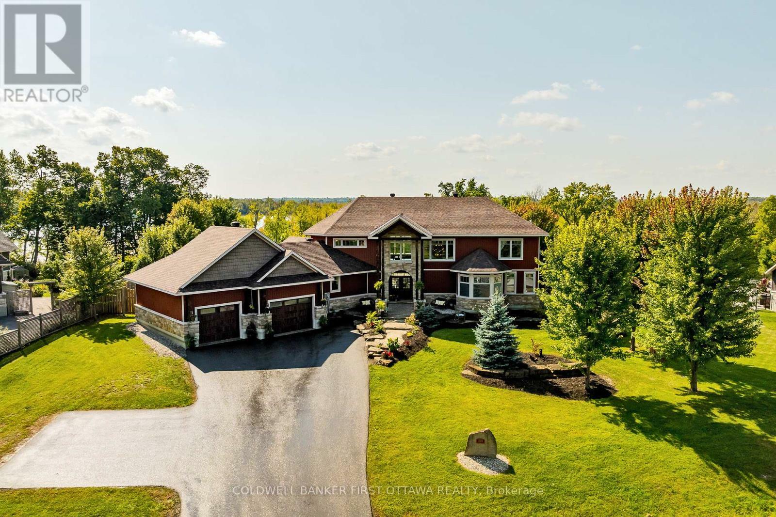 Property Photo: 225 Hillcrest Drive ON K0A 1A0