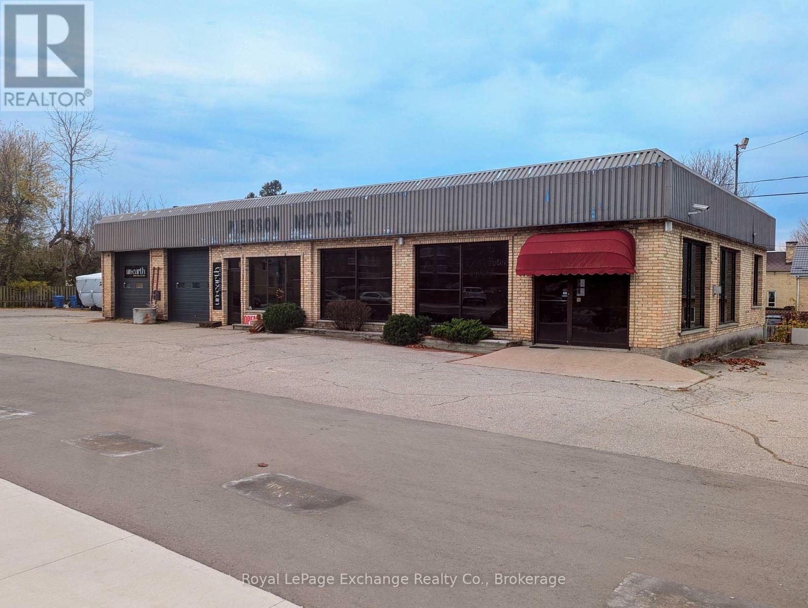 856 Queen Street  Kincardine ON N2Z 2Y2 photo