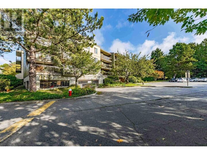 Photo de la propriété: 6651 Lynas Lane 204 BC V7C 3K8