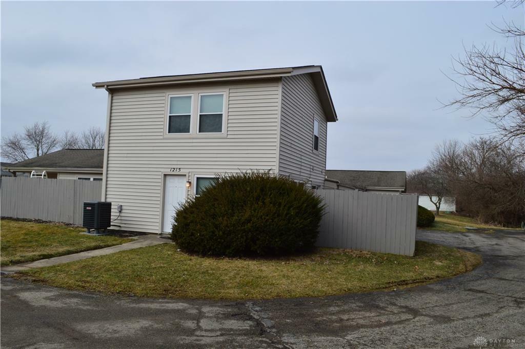 Property Photo: 1215 Robbins Run Court OH 45458