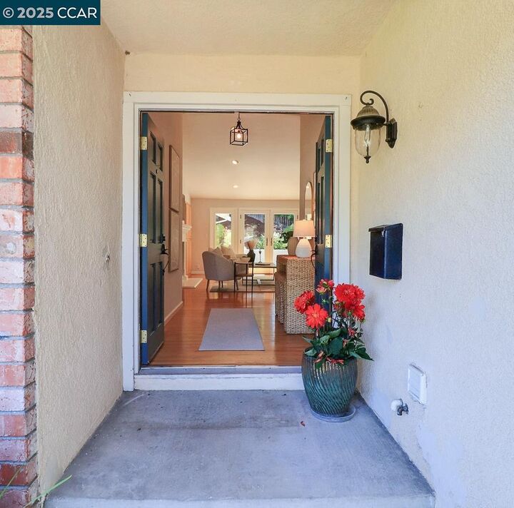 Property Photo: 2317 Trotter Way CA 94596