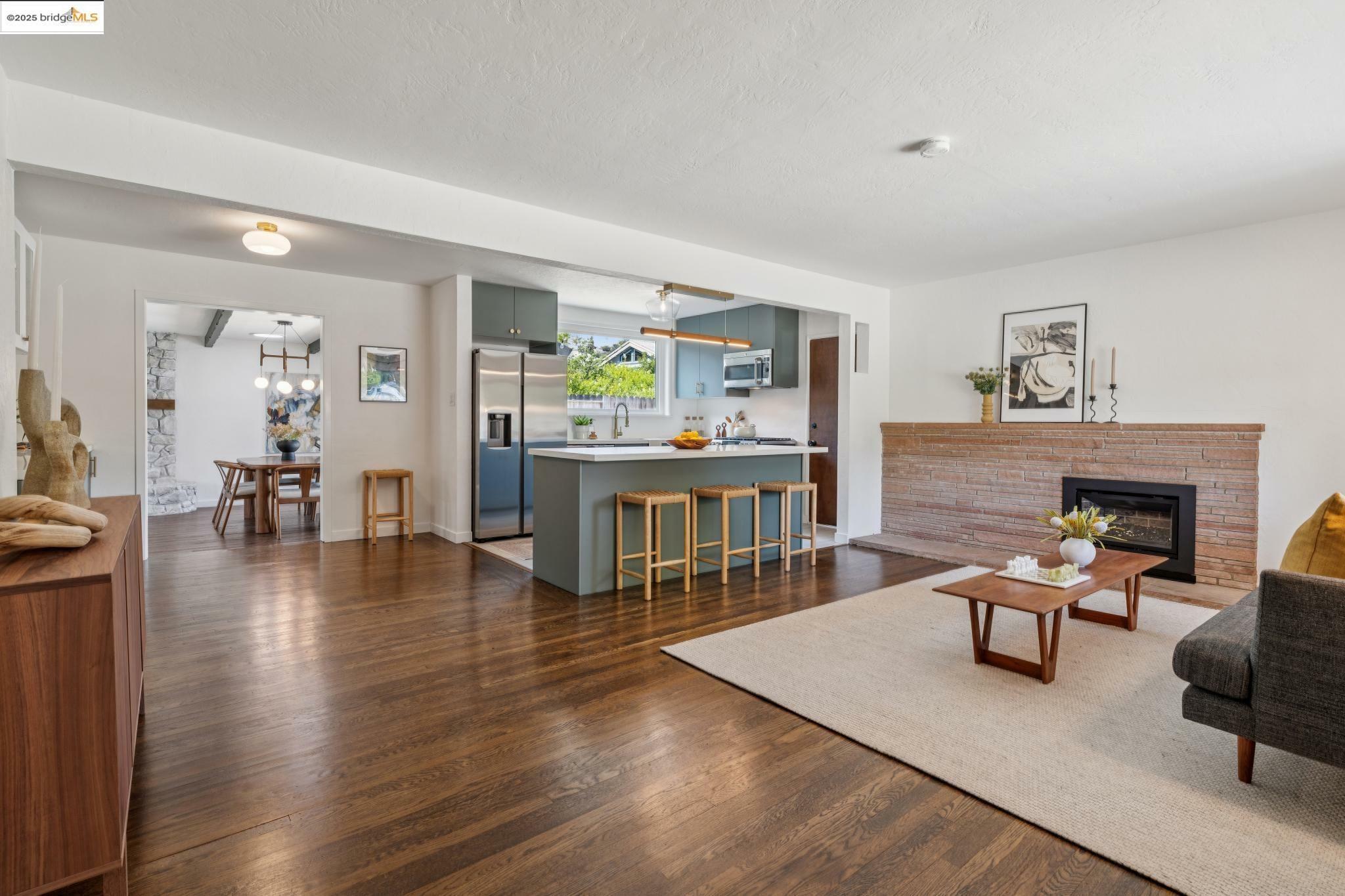 Property Photo: 2069 Horne St CA 94578