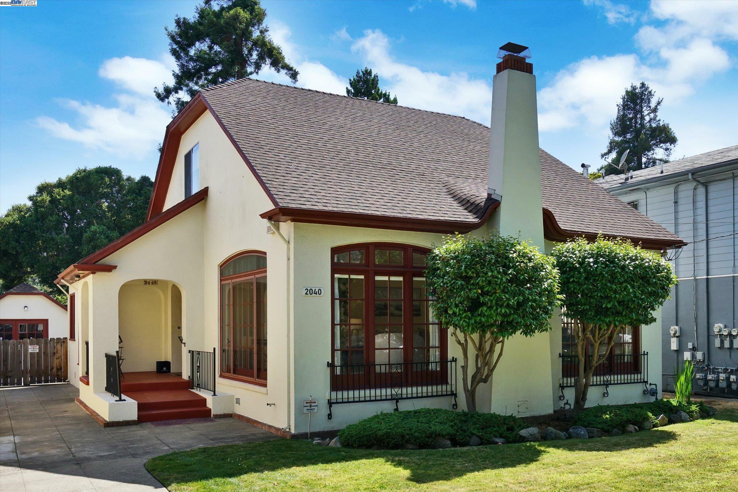 Property Photo: 2040 Central Ave CA 94501
