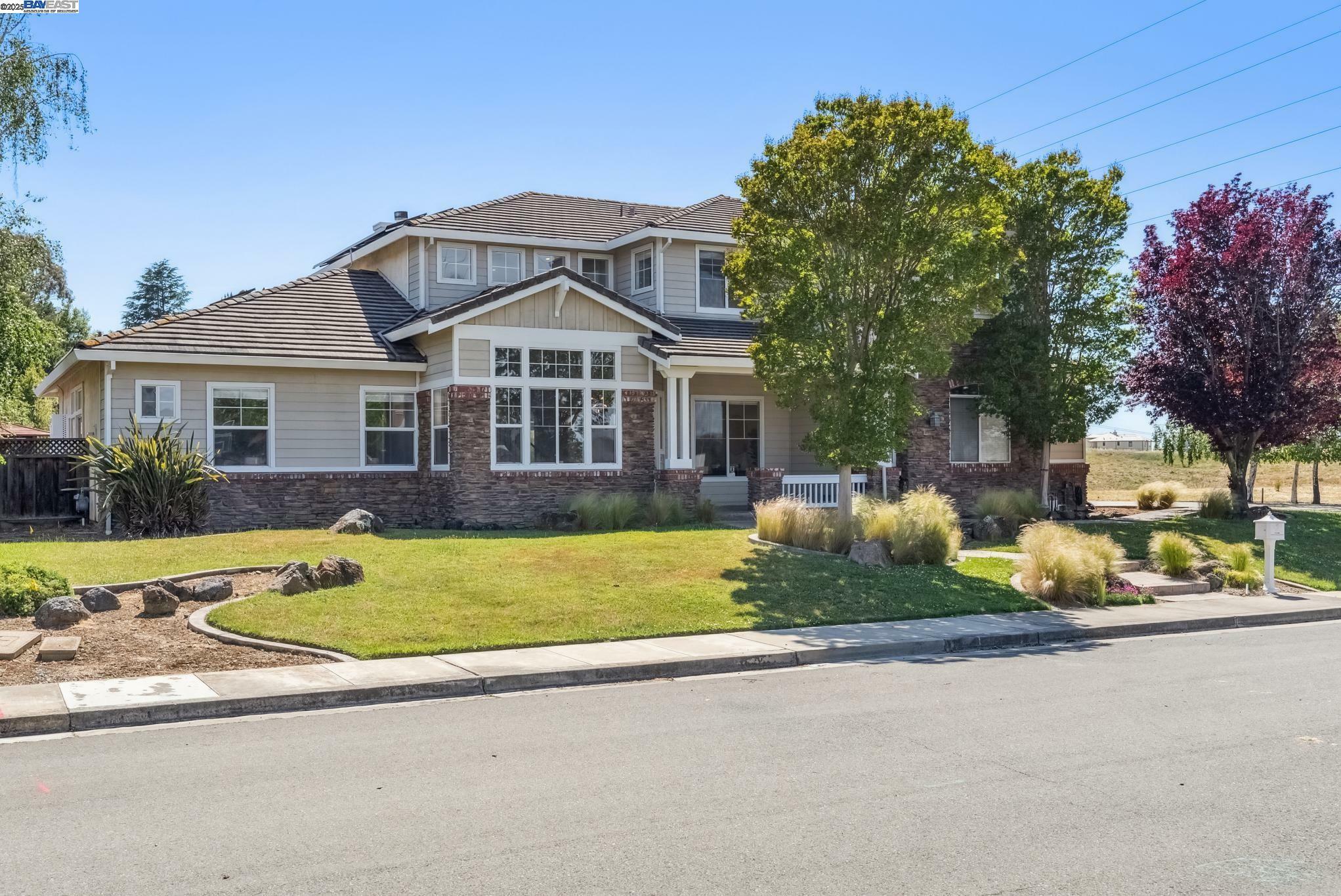 Property Photo: 3879 Blackstone Ct CA 94542