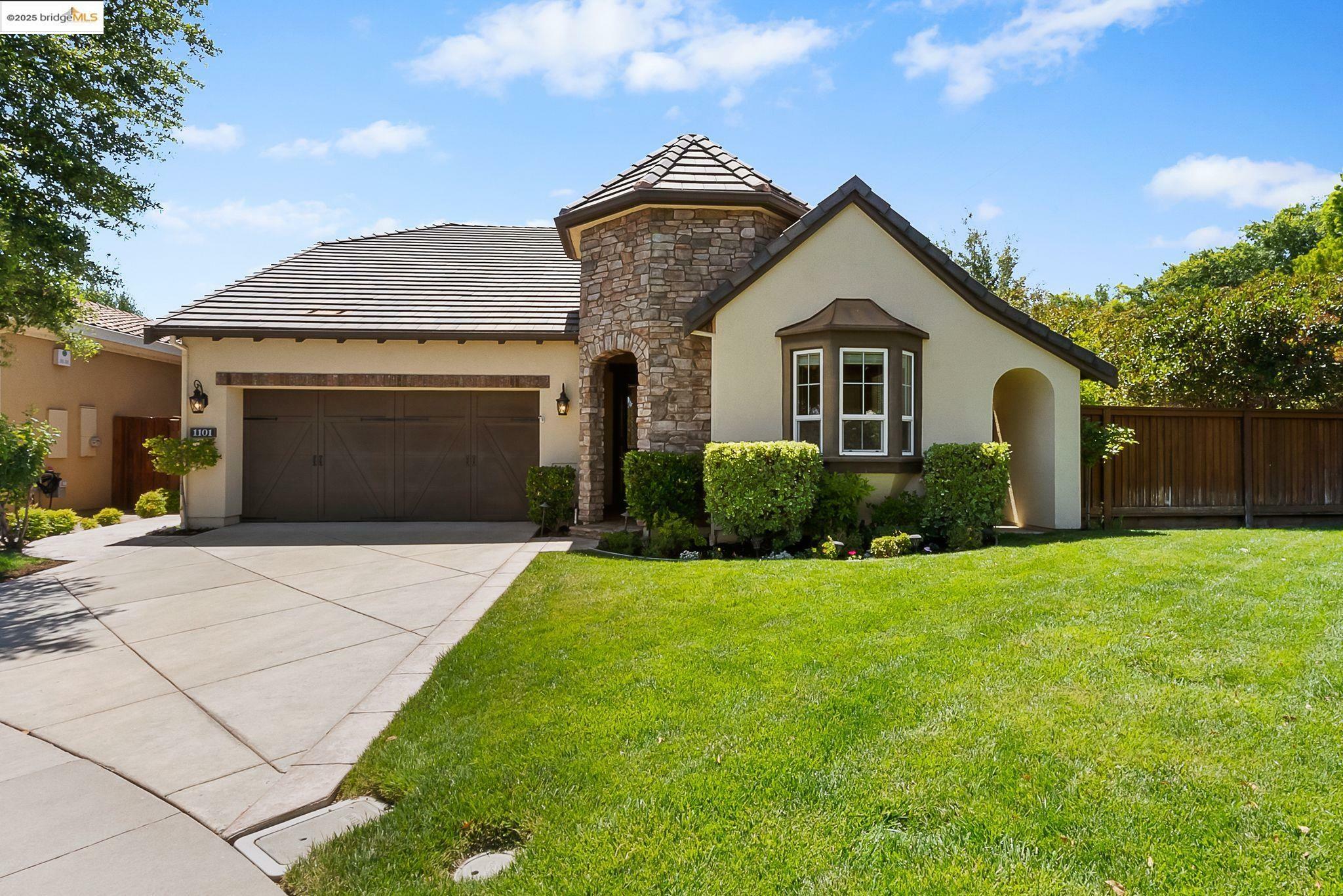 Property Photo: 1101 Lafite Ct CA 94513