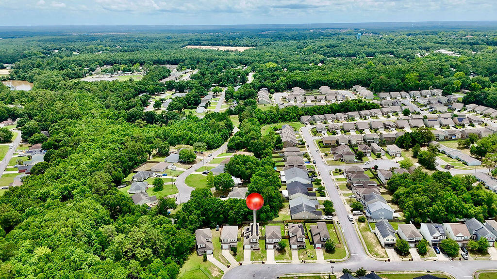 Property Photo: 289 Dahlquist Drive FL 32539