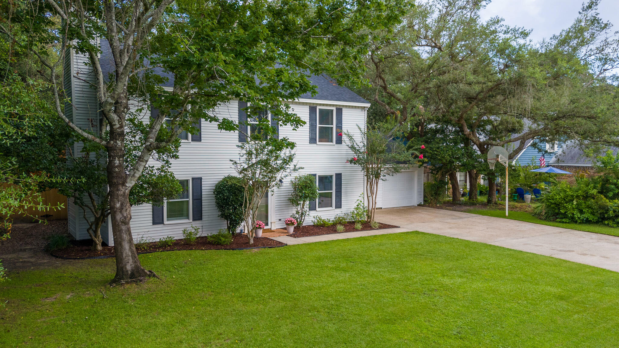 Property Photo: 401 Greenwood Way FL 32578