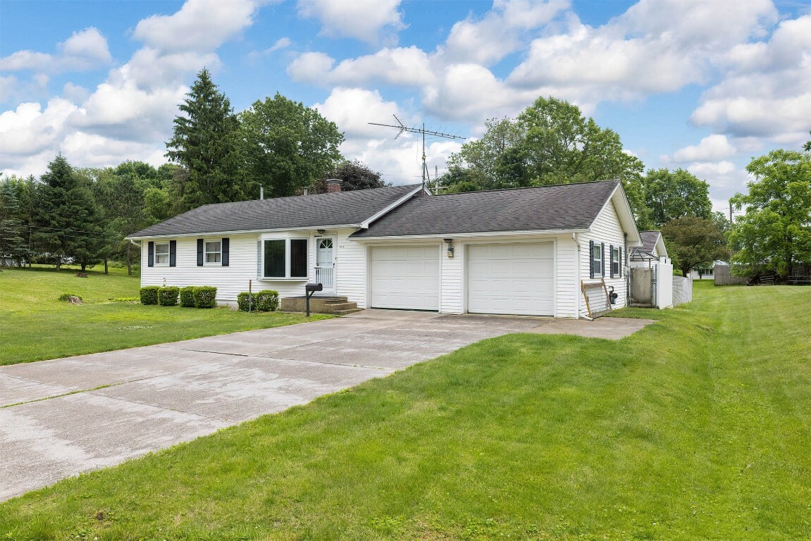 Property Photo:  205 W 4th Street  PA 16441 