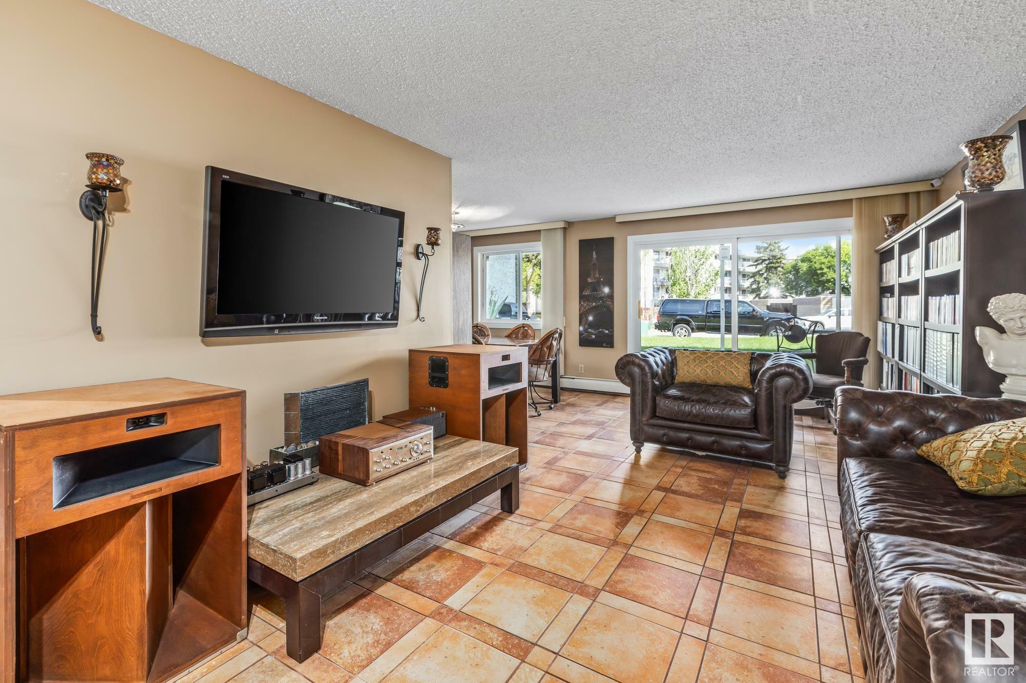 Photo de la propriété:  14825 51 Avenue NW 101  AB T6H 5G4 