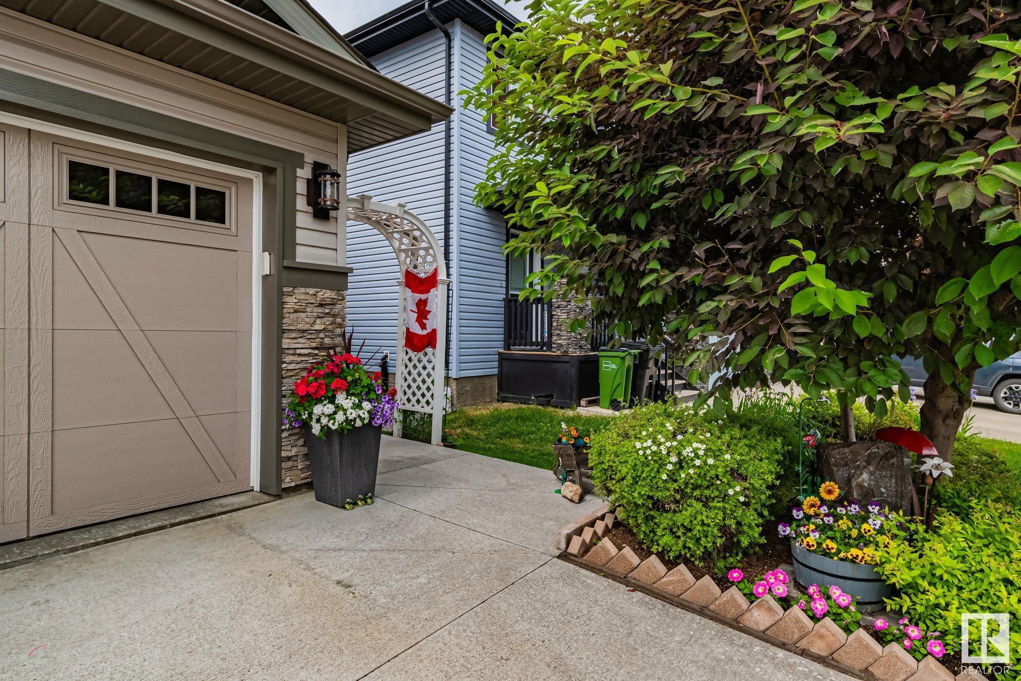 Property Photo: 3909 Gallinger Loop NW AB T5T 4G6