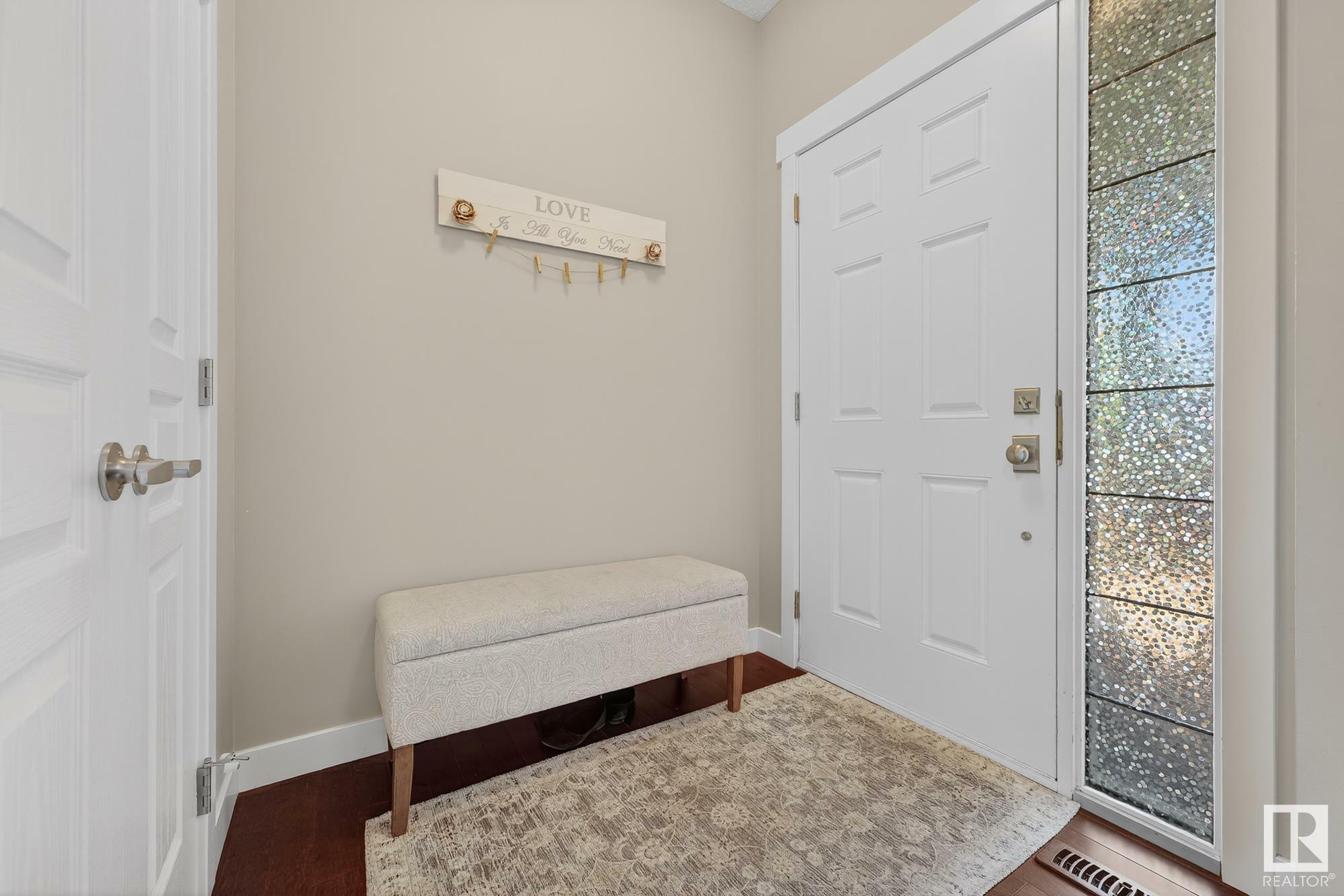 Photo de la propriété: 662 Secord Boulevard NW AB T5T 6Z6