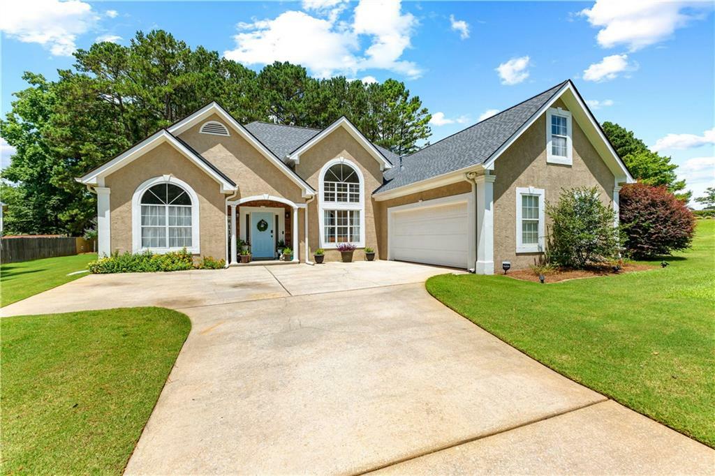 Property Photo: 215 Fieldstone Way GA 30265