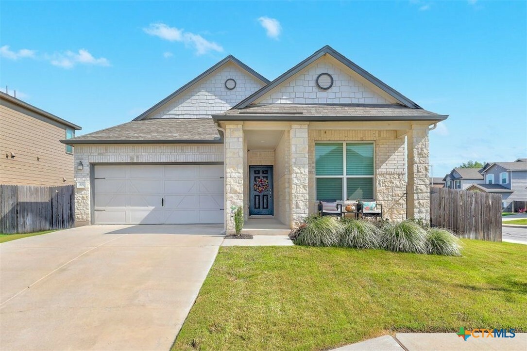 Property Photo: 401 Thunder Valley Trail TX 78626