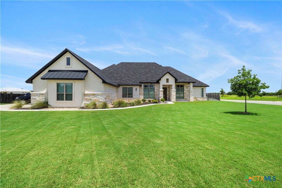 Property Photo: 813 Reston Road TX 76502