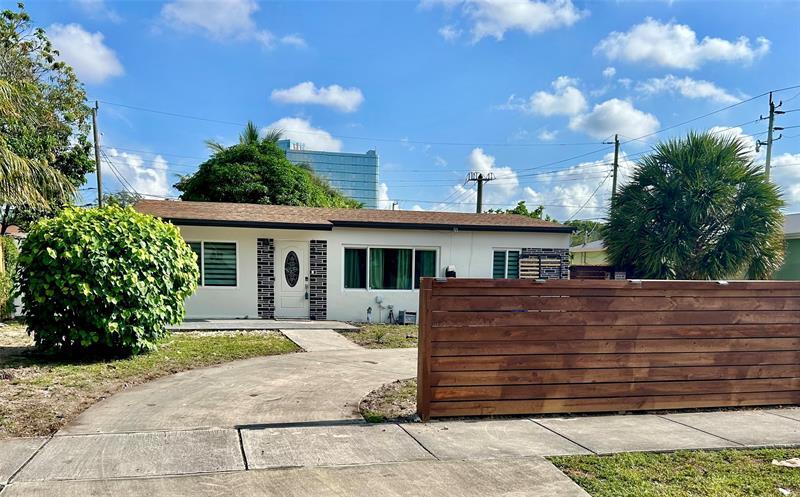 Property Photo: 561 NE 61st St FL 33334