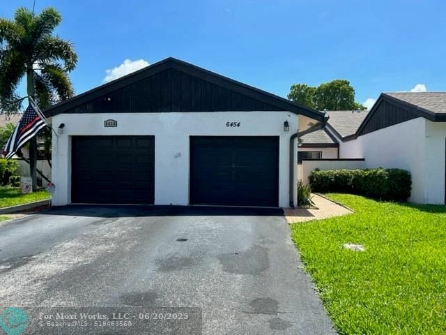 Property Photo: 6454 Pinehurst Cir E. D27 FL 33321