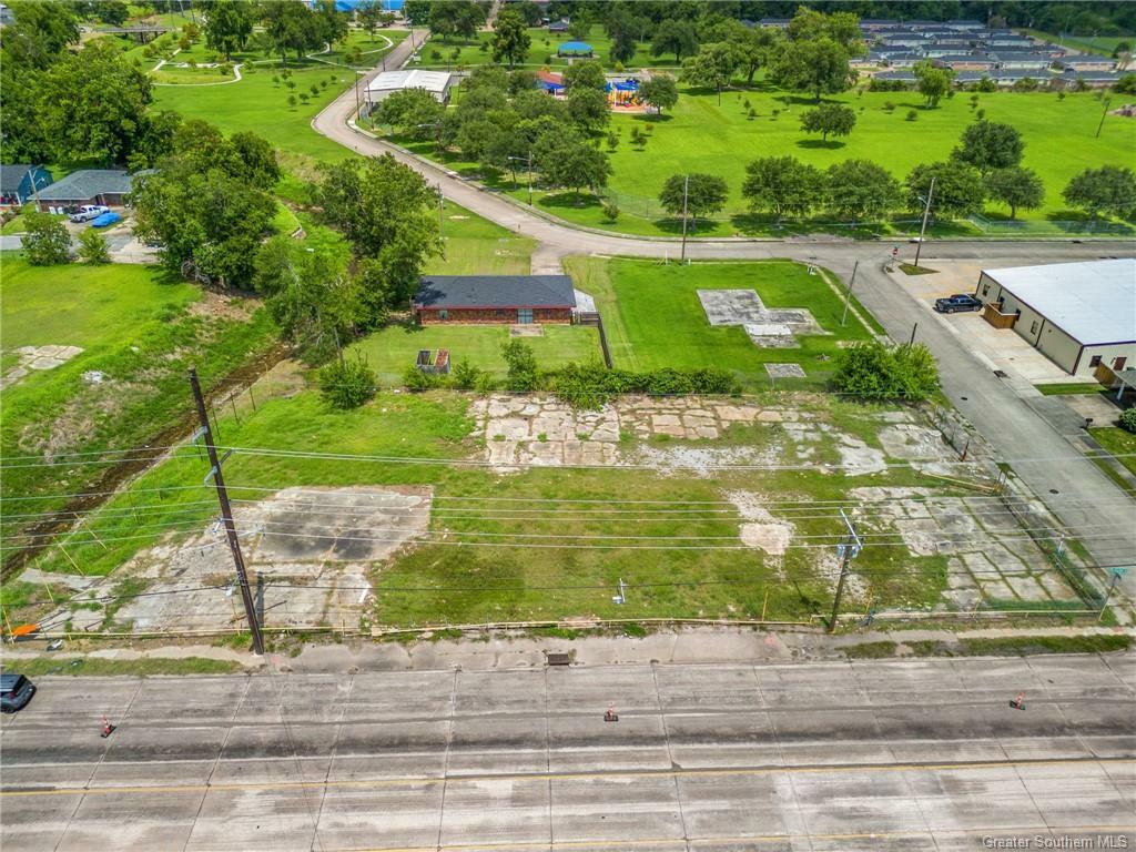 Property Photo: 2101 Gerstner Memorial Drive LA 70601