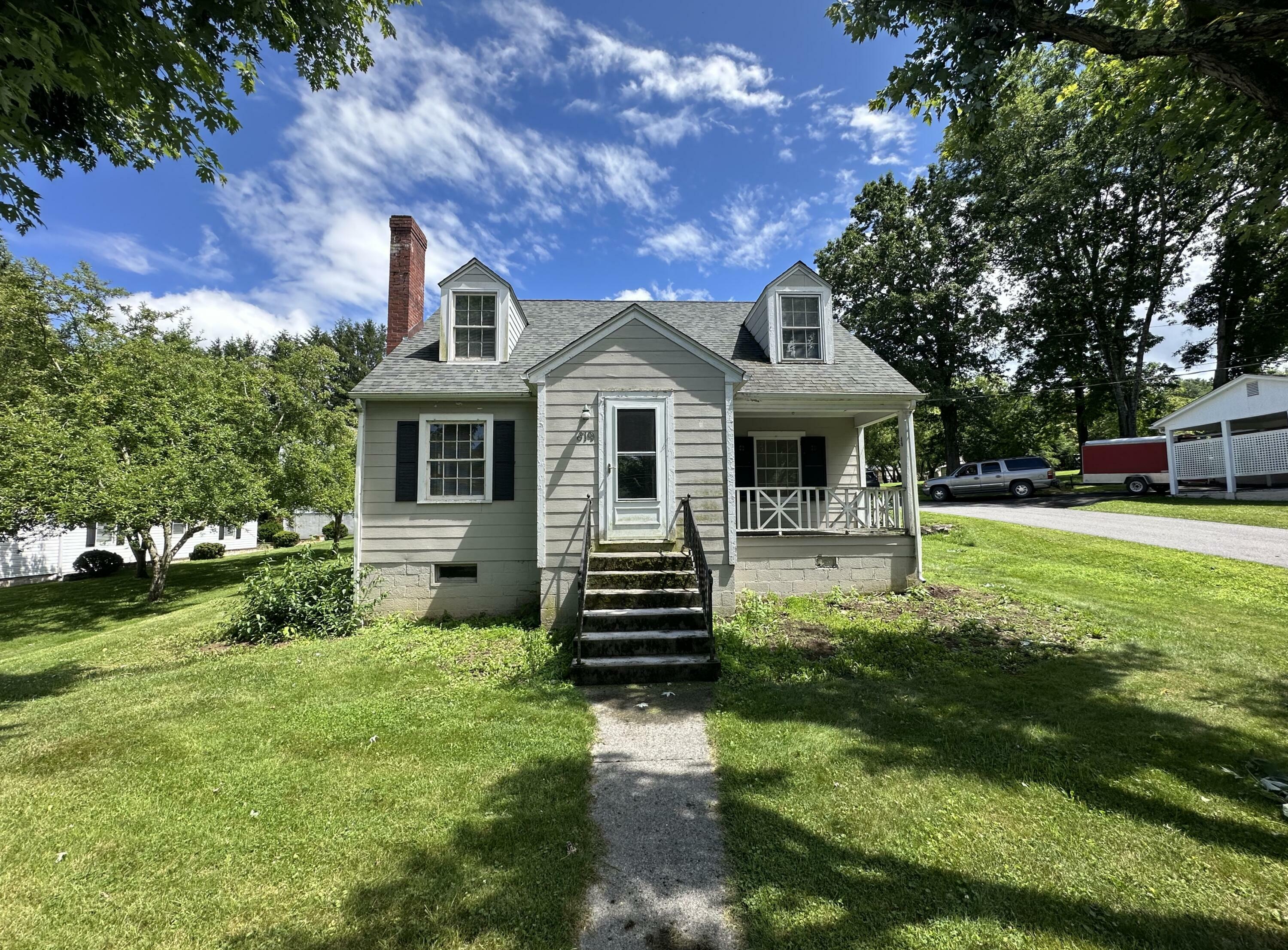 Property Photo: 819 Lafayette St WV 24901