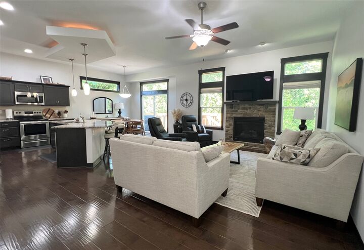 Property Photo:  921 W 22nd Street S  IA 50208 