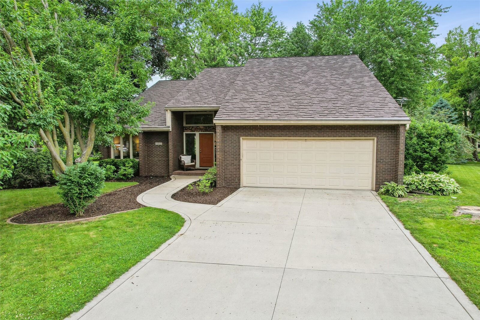 Property Photo:  6008 Dogwood Circle  IA 50131 