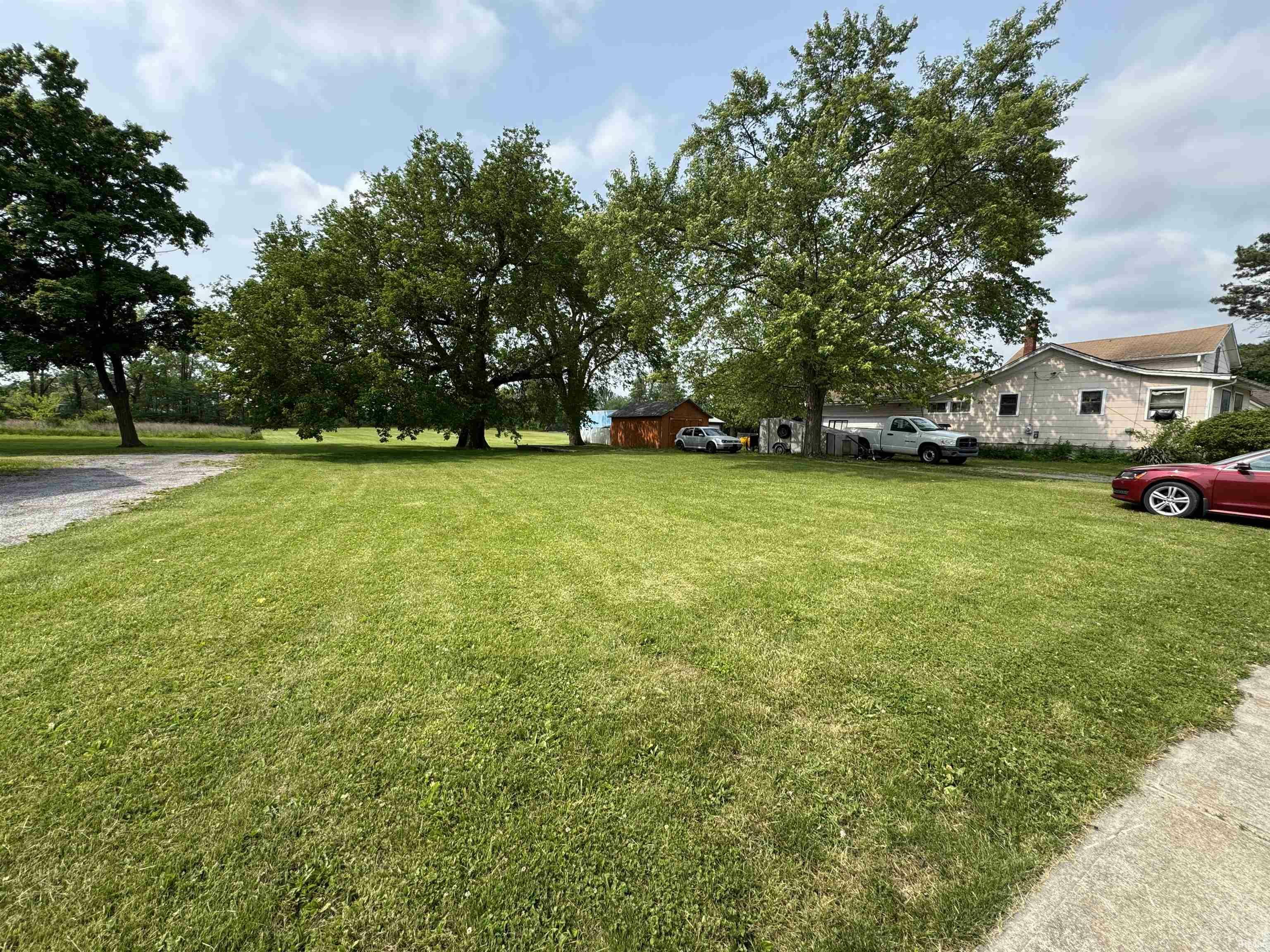 Property Photo: 618 E Main Street IN 46721