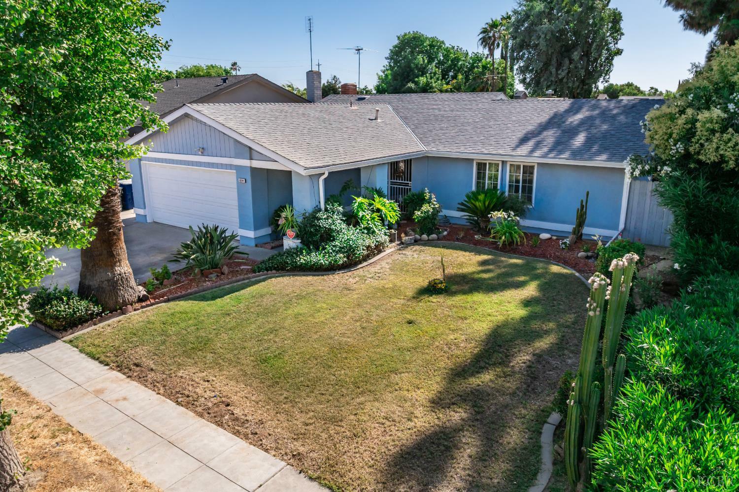 Property Photo: 2234 S Winery Avenue CA 93725