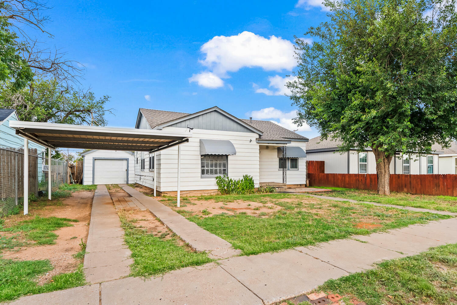 Property Photo: 111 Avenue U TX 79415
