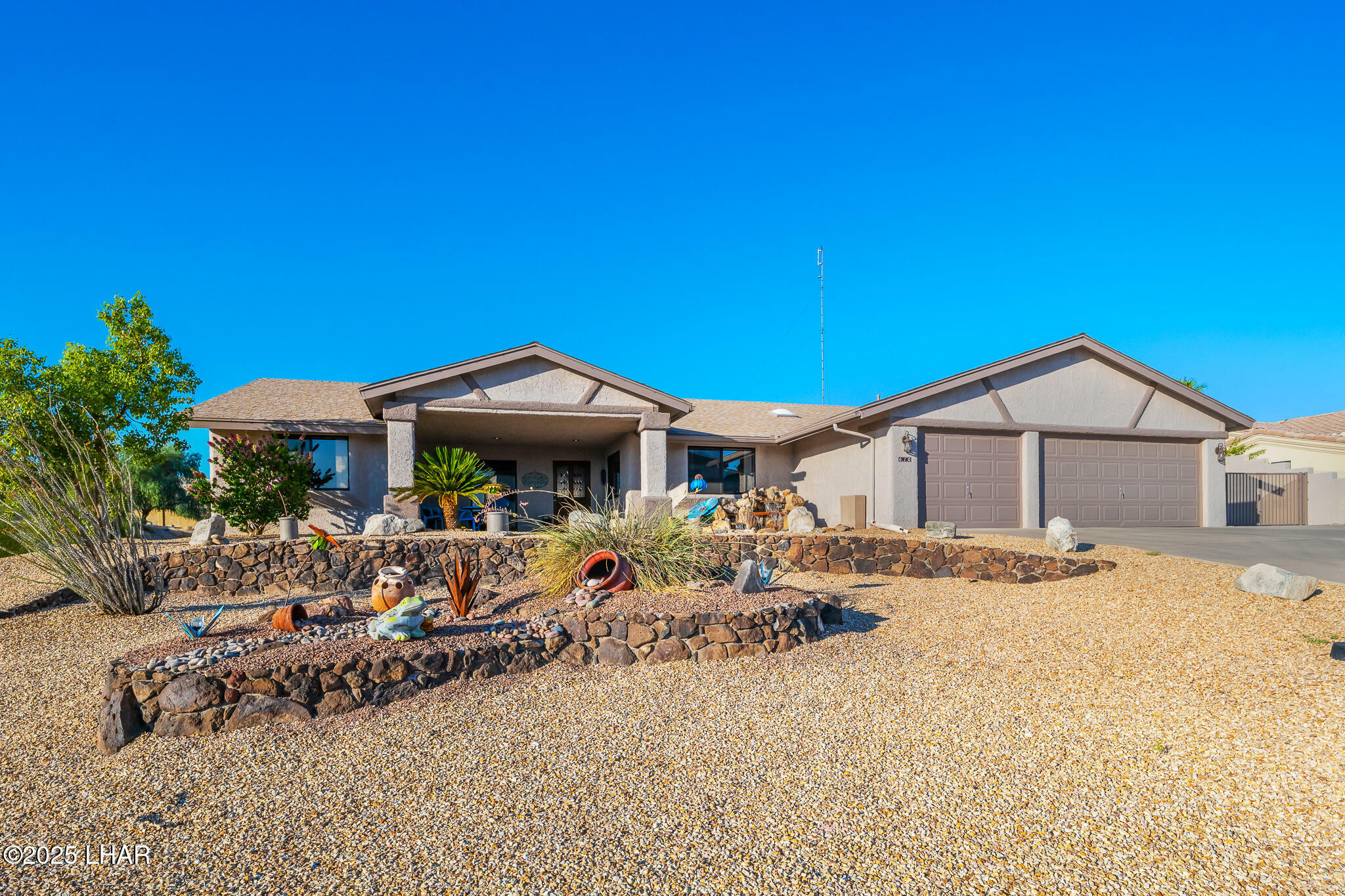 Property Photo: 670 Armour Dr AZ 86406
