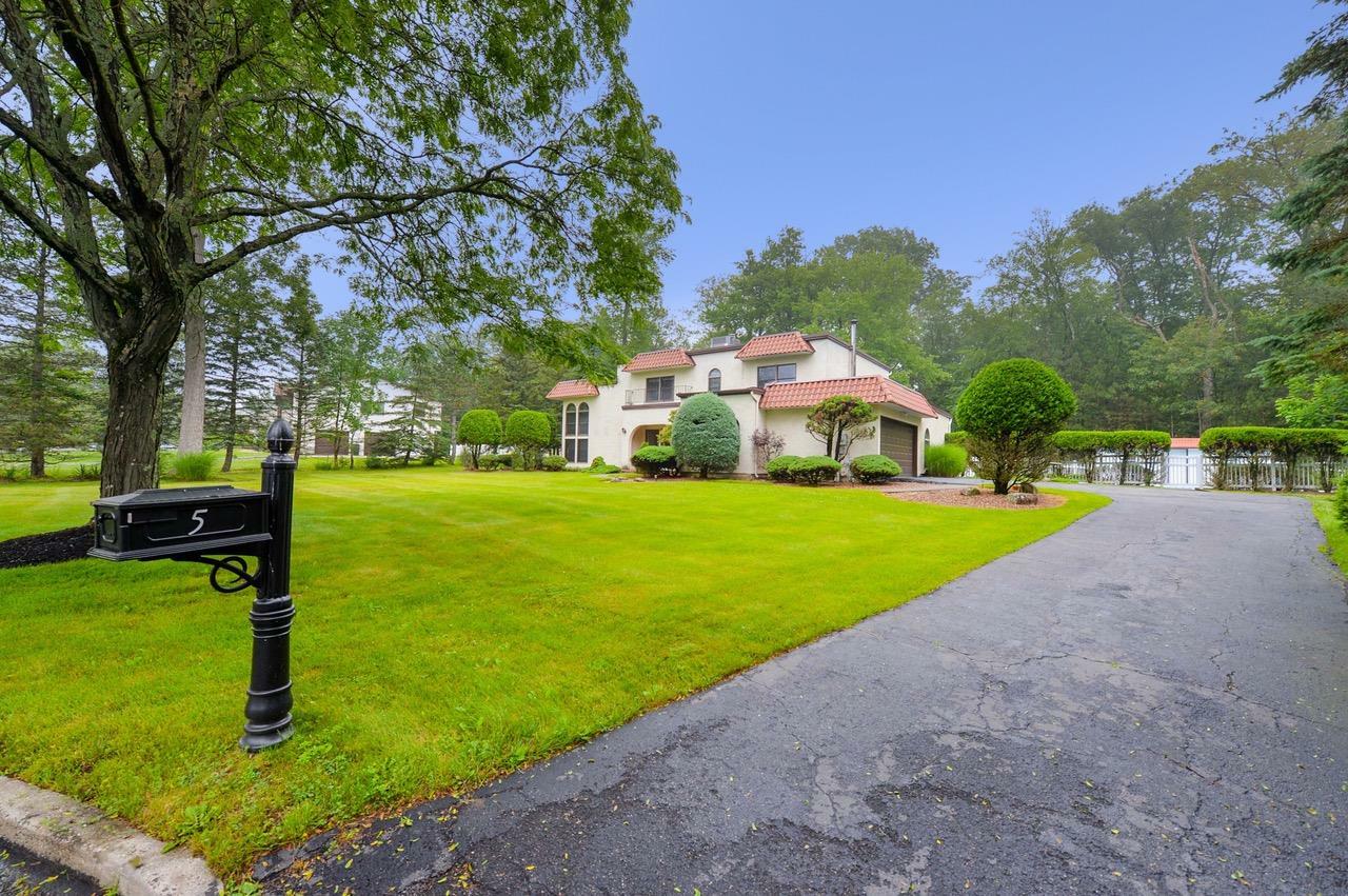 Property Photo:  5 Rubinstein Court  NY 10977 