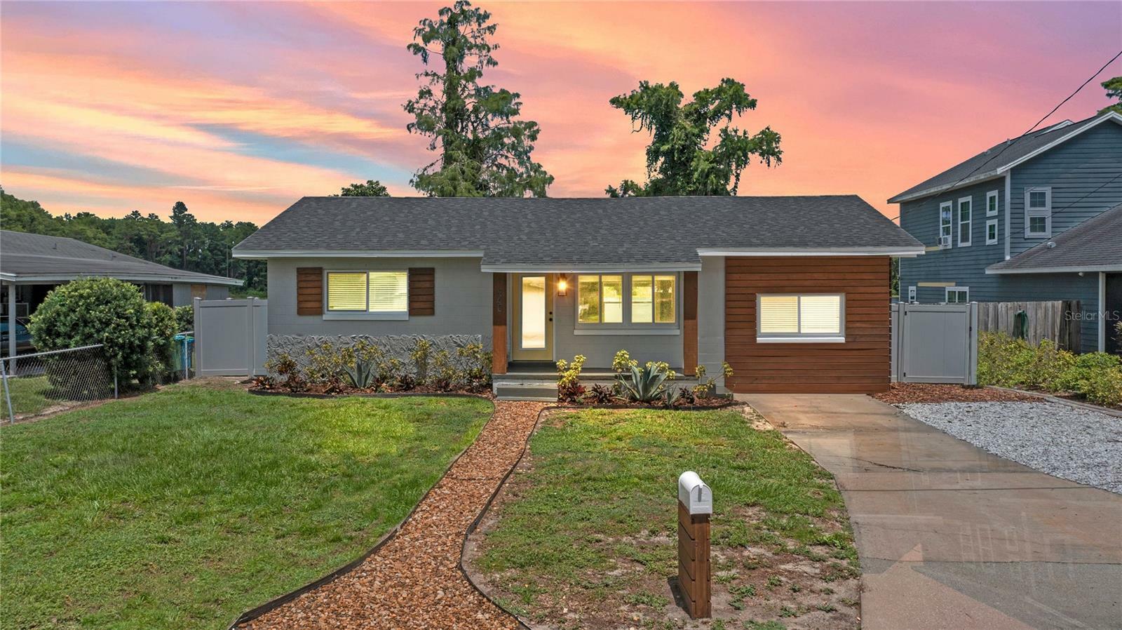 Property Photo: 840 Bethune Drive FL 32810