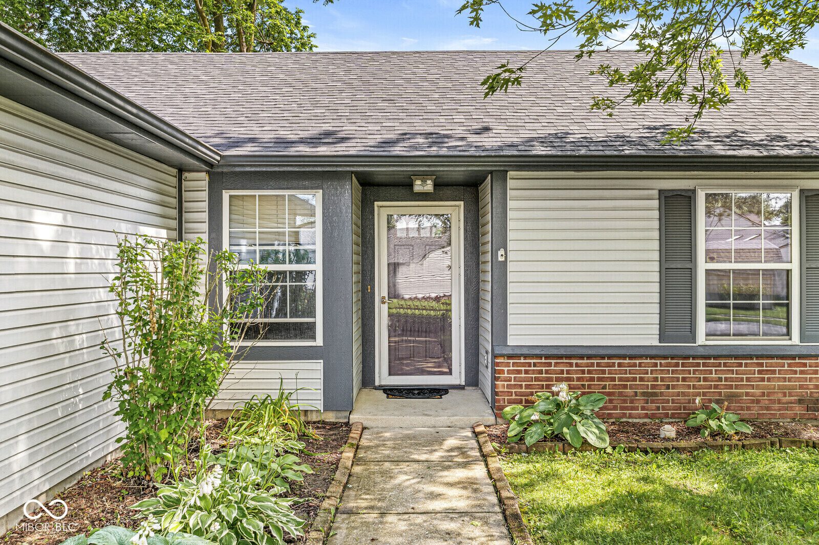 Property Photo:  1540 Brook Pointe Drive  IN 46234 