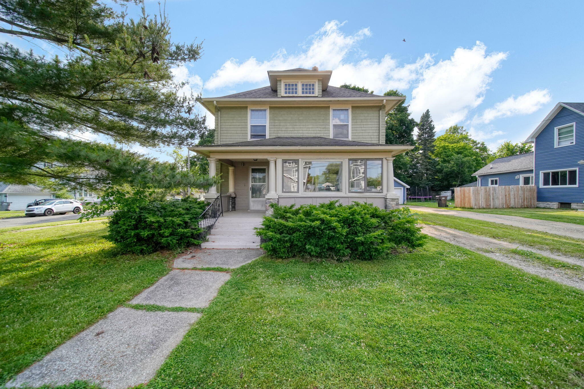 Property Photo: 1302 Lansing Avenue MI 49202