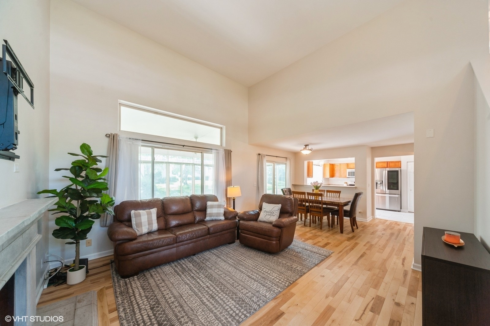 Property Photo: 1334 S Pleasant Hill Gate IL 60085